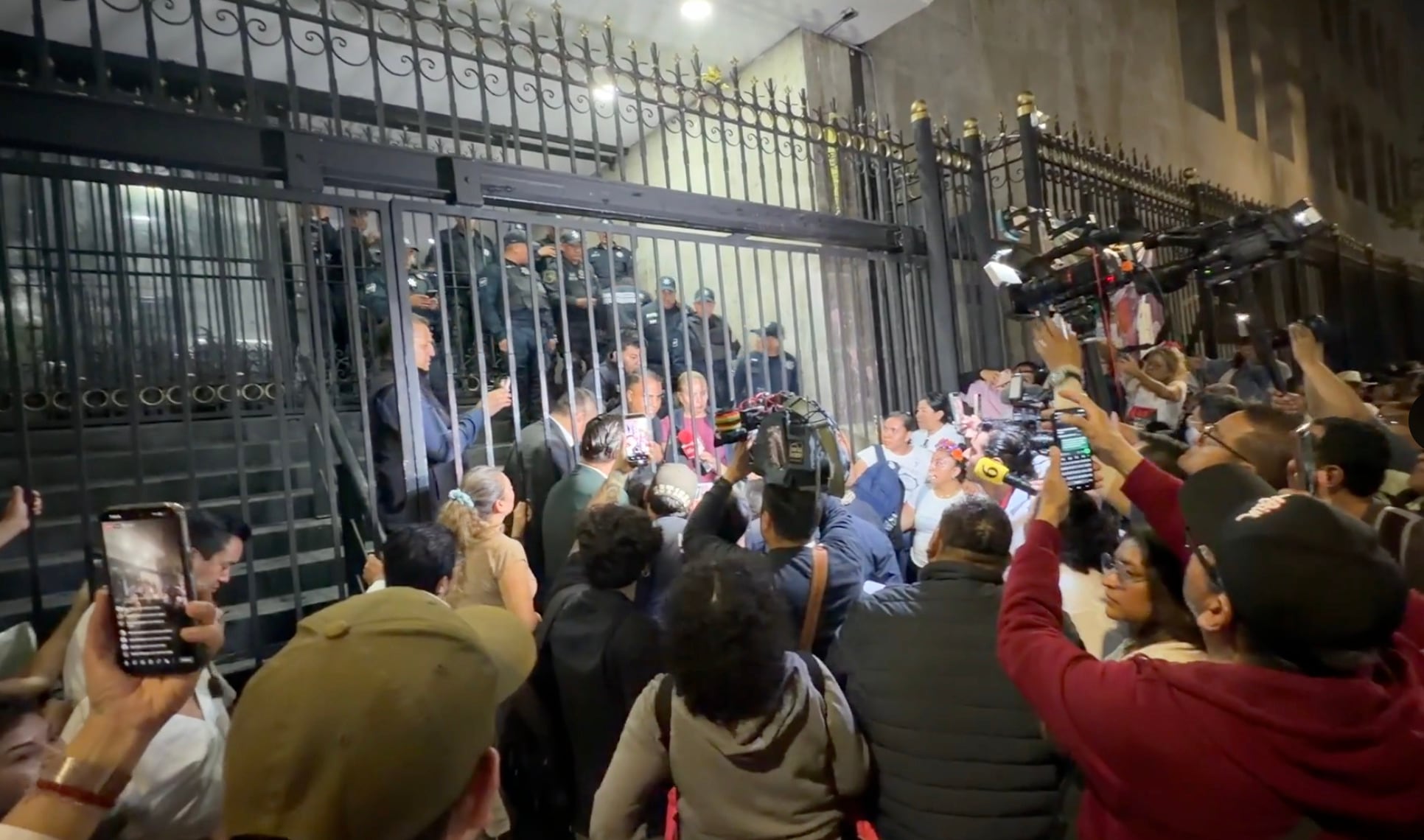 Segob abre diálogo con representantes de trabajadores del IMSS