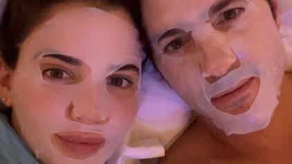 Mauricio Ochmman está tan enamorado de Lorena González que se hacen mascarillas juntos