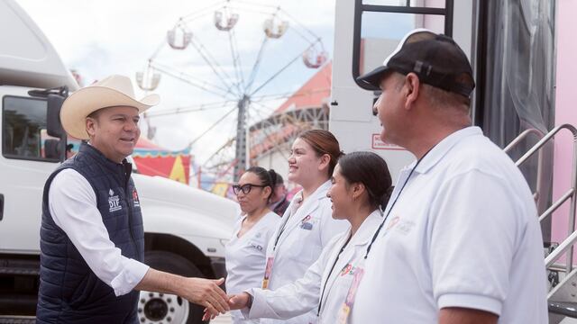 Esteban Villegas envía hospital móvil a Veracruz.