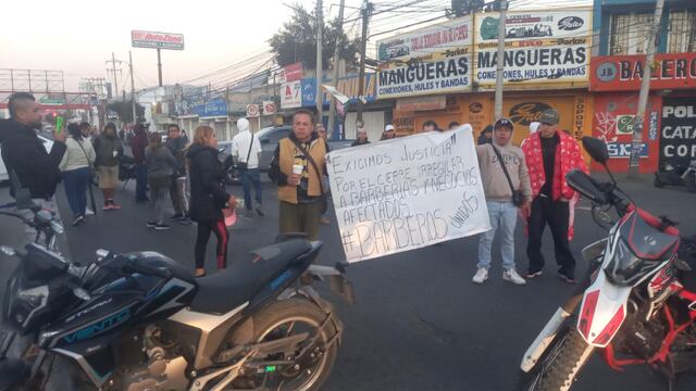 Barberos bloquean Vía Morelos en Ecatepec tras Operativo Atarraya