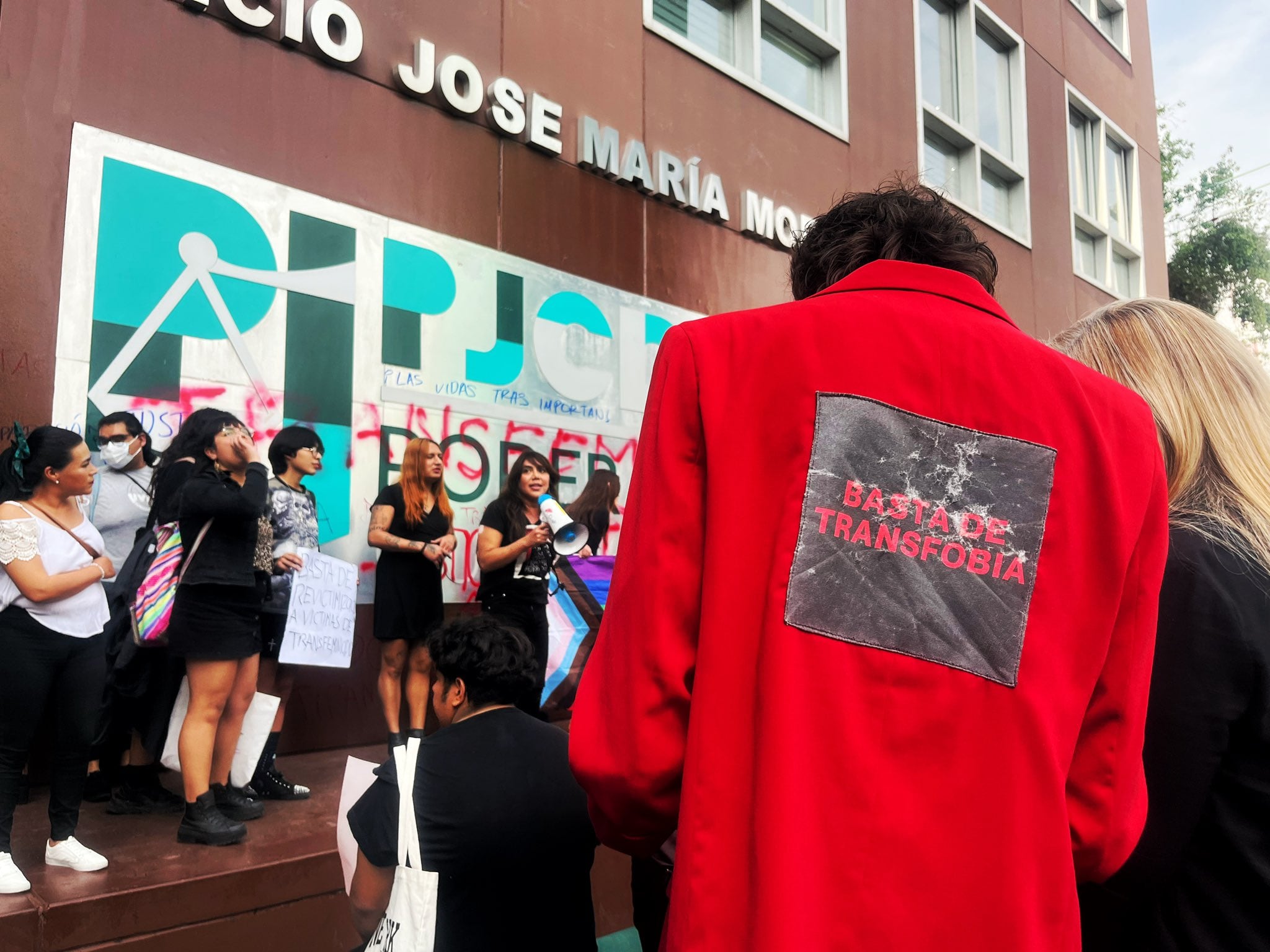 Vandalizan sede del Poder Judicial en CDMX