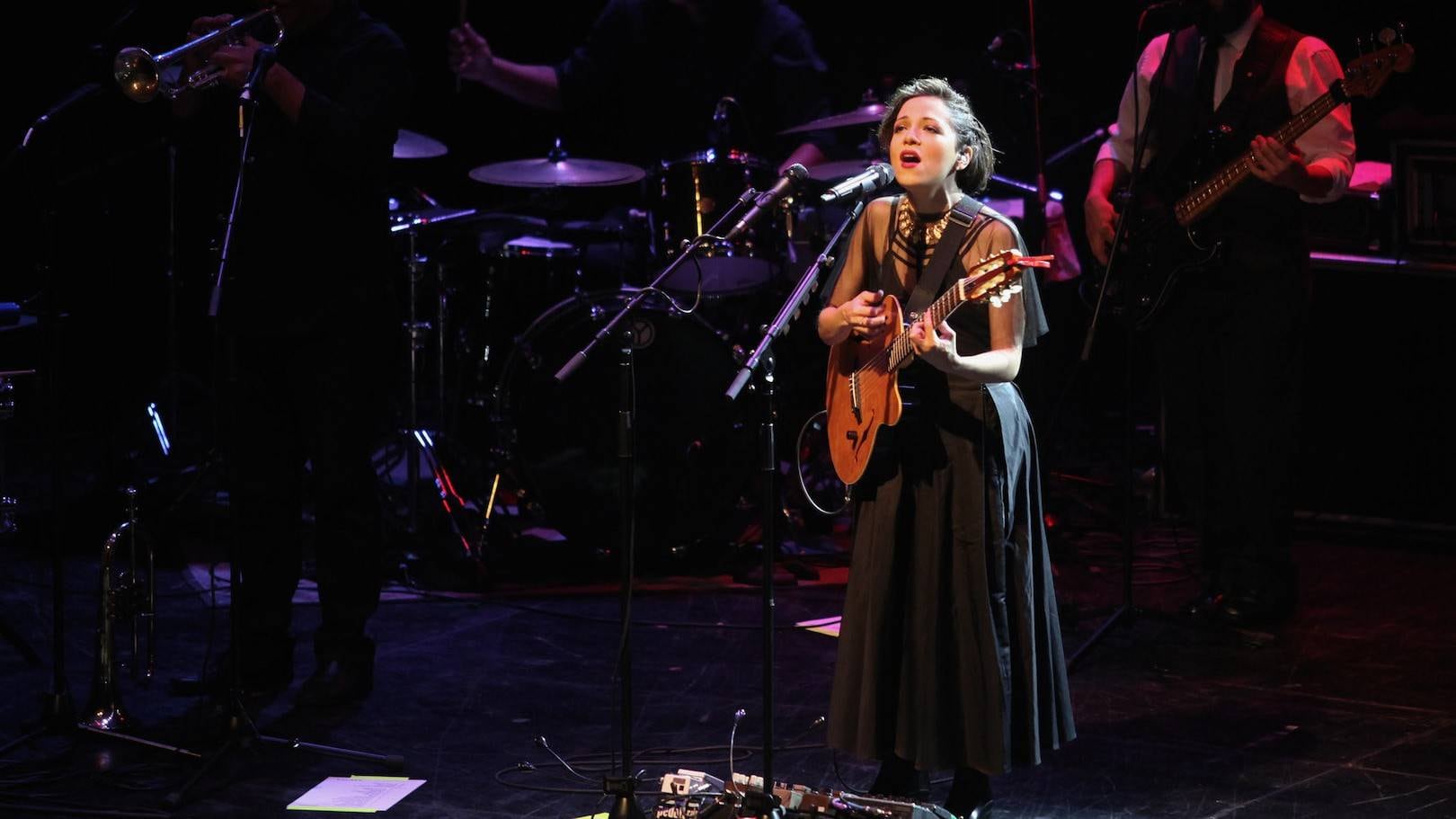 Natalia Lafourcade, ganadora del Grammy Latino a la mejor canción del año.