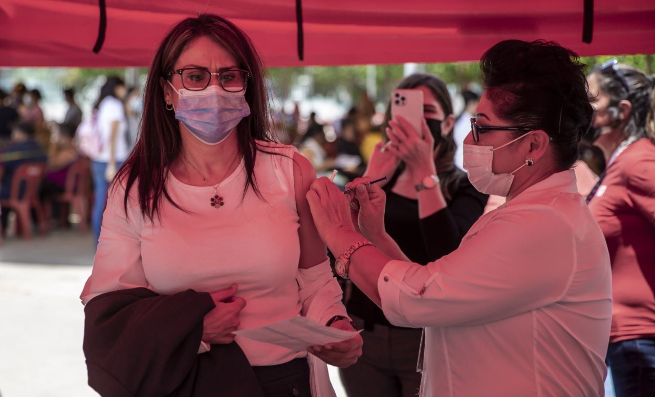 Vacunación en mayores de 40 años en México