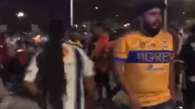 Fans de Rayados vs aficionados de Tigres