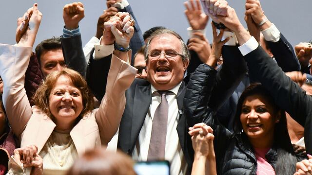 Marcelo Ebrard, secretario de Relaciones Exteriores, en compañía de Diputados federales, anunció su renuncia como canciller