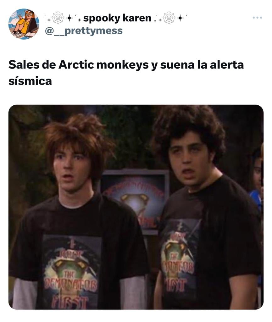Los temblorosos memes durante el concierto de Arctic Monkeys