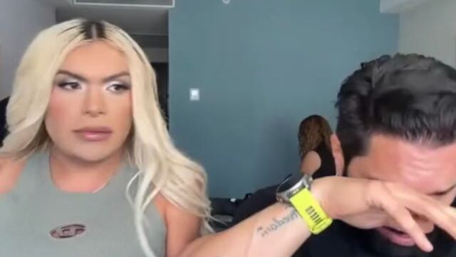 Poncho de Nigris llora en el en vivo de Wendy Guevara