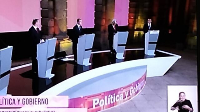 Claramente todos candidatos nos regalaron una dosis más de palabrerías vacías, promesas vanas, evasiones, acusaciones, indirectas, etcétera, etcétera,