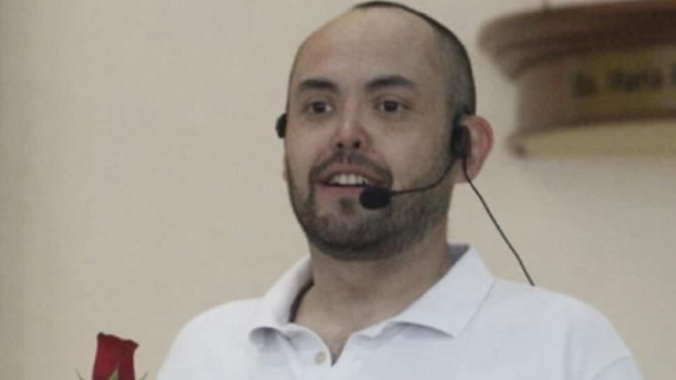 Mauricio Clark pide orar por senadoras contra "terapias de conversión"