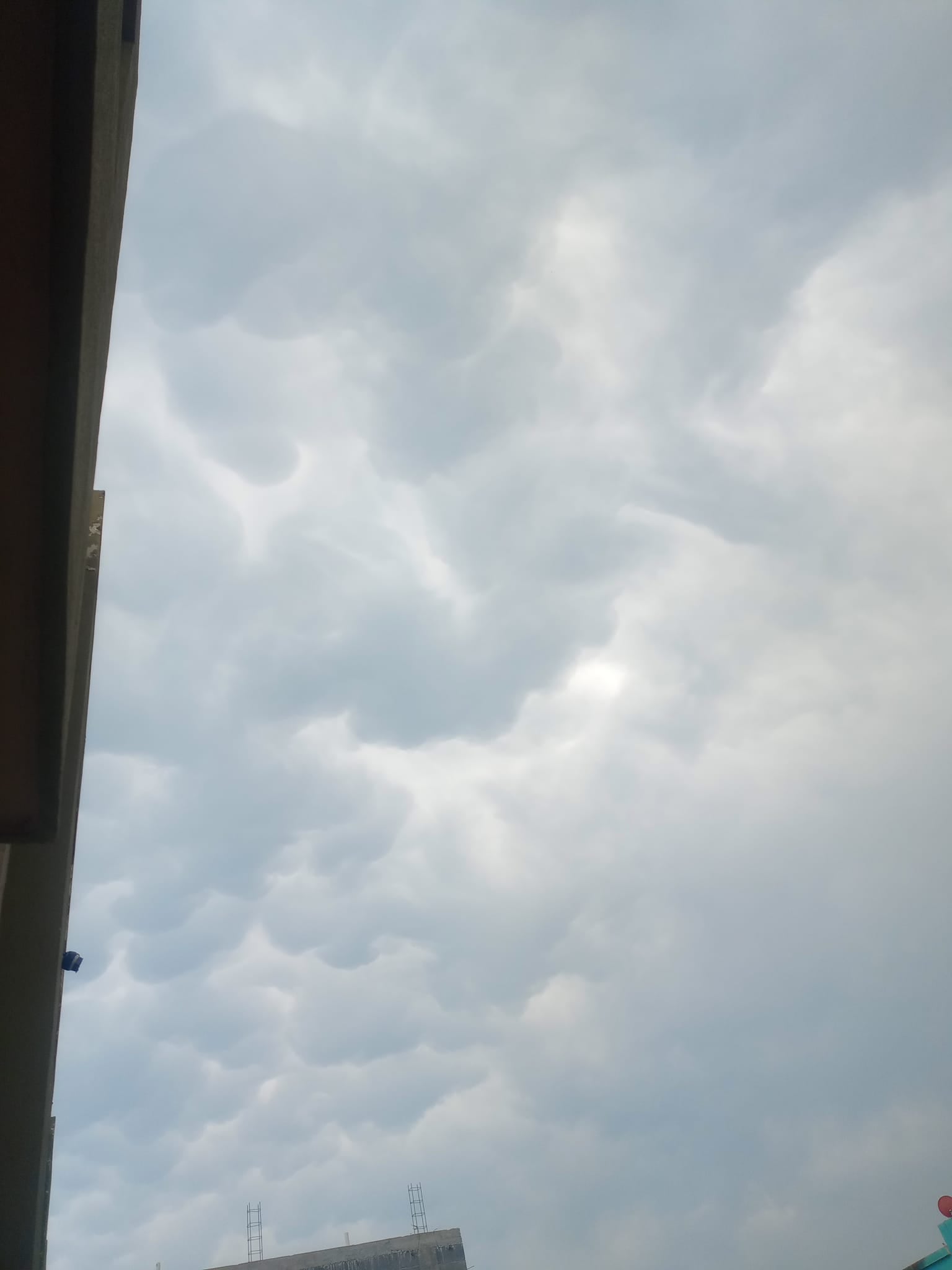 Nubes mammatus en Monterrey