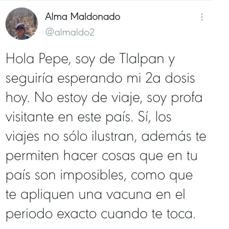 Twitter; Profesora de la UNAM se vacuna en EU.