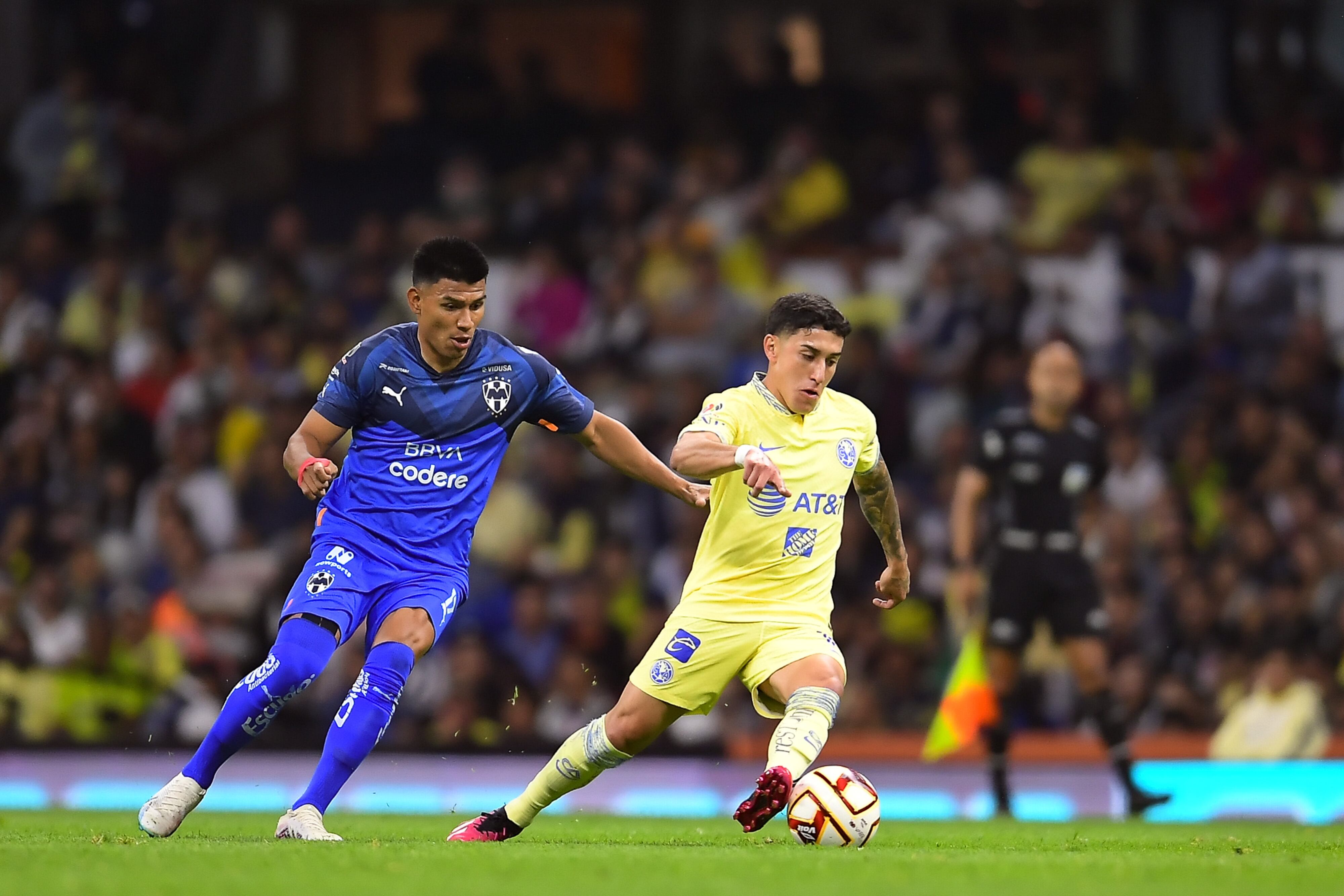 Club América vs Rayados de Monterrey.