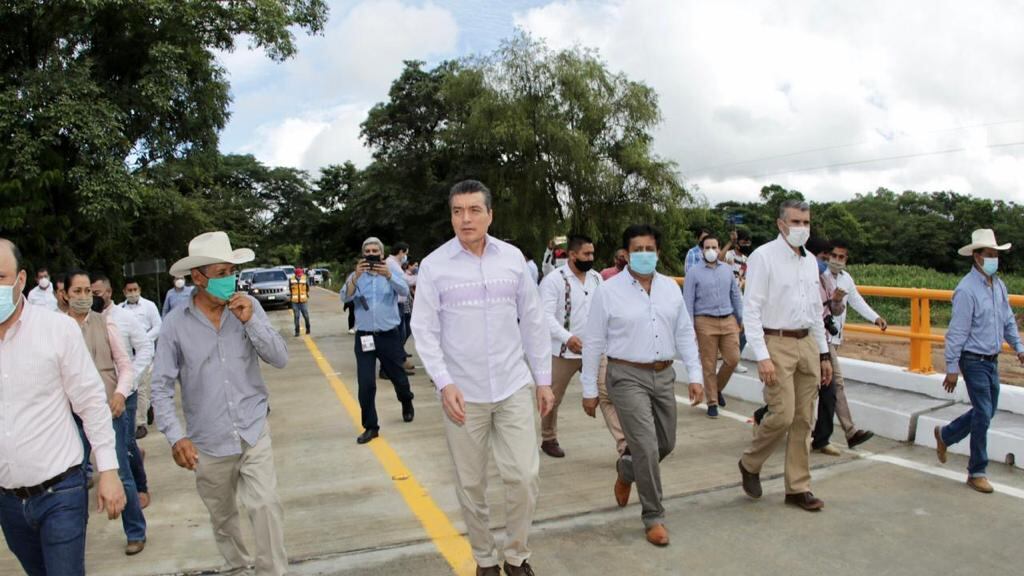 Inaugura Rutilio Escandón puente vehicular "Chincheta" en Villa Corzo