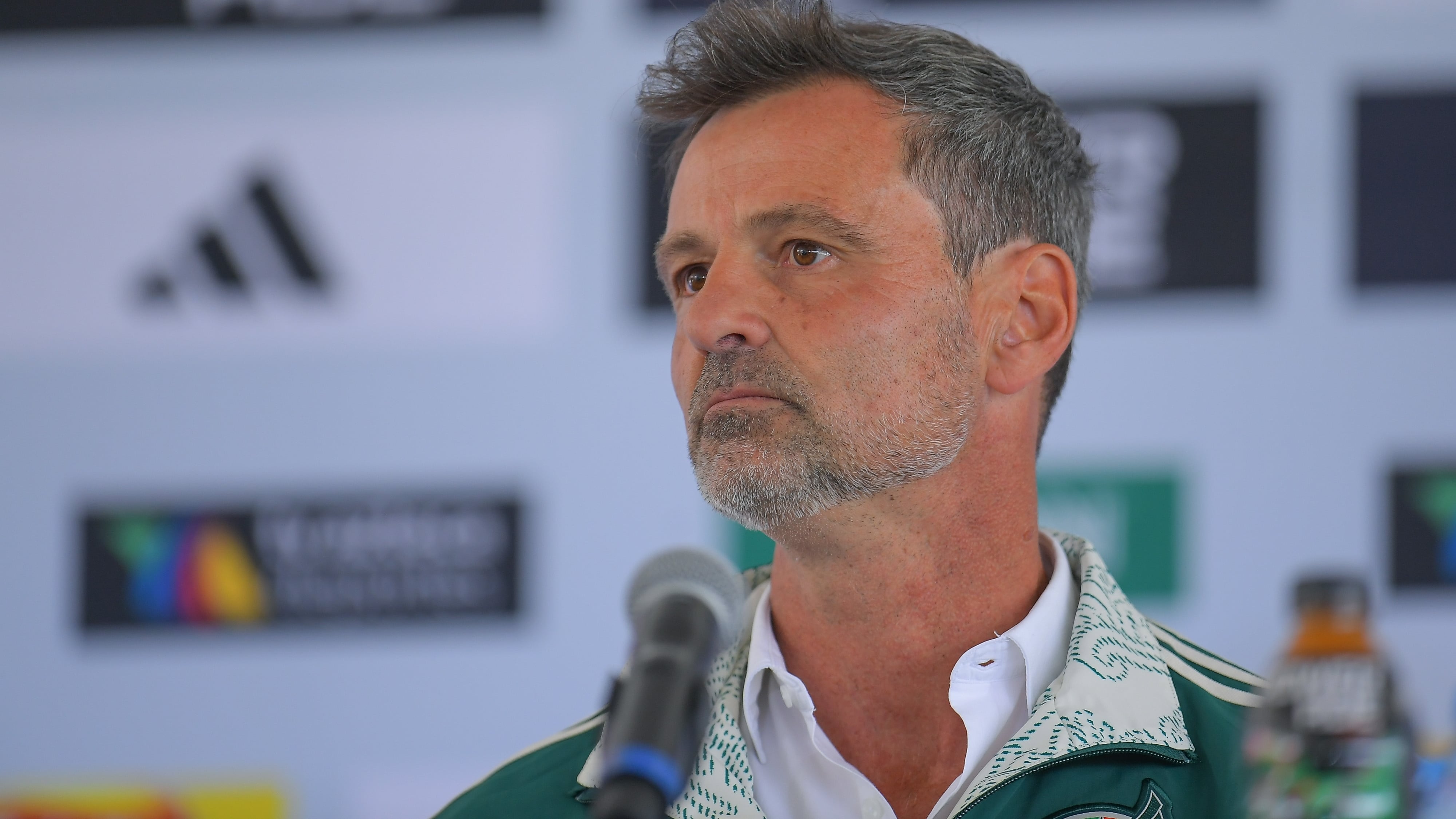Diego Cocca no quiere que Santiago Giménez y Henry Martín jueguen juntos en la Selección Mexicana