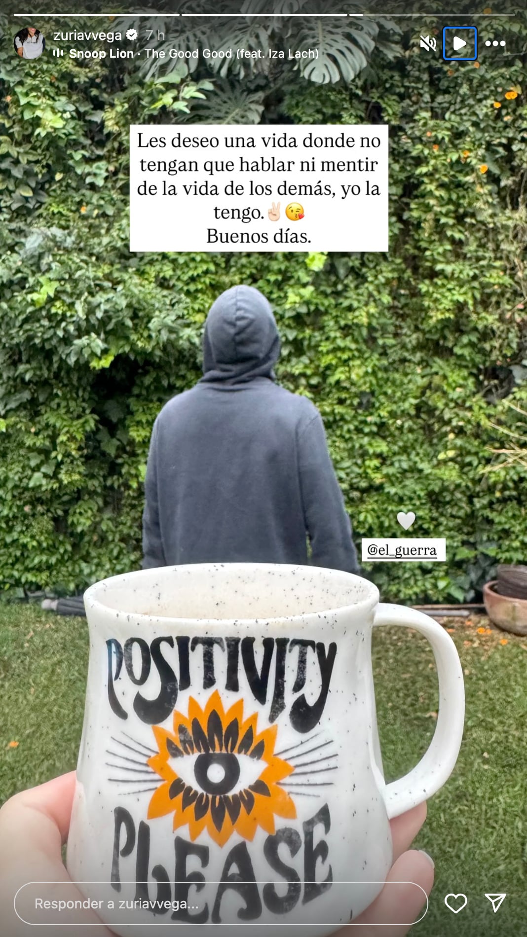 Zuria Vega comparte foto con Alberto Guerra y desmiente rumores sobre su relación