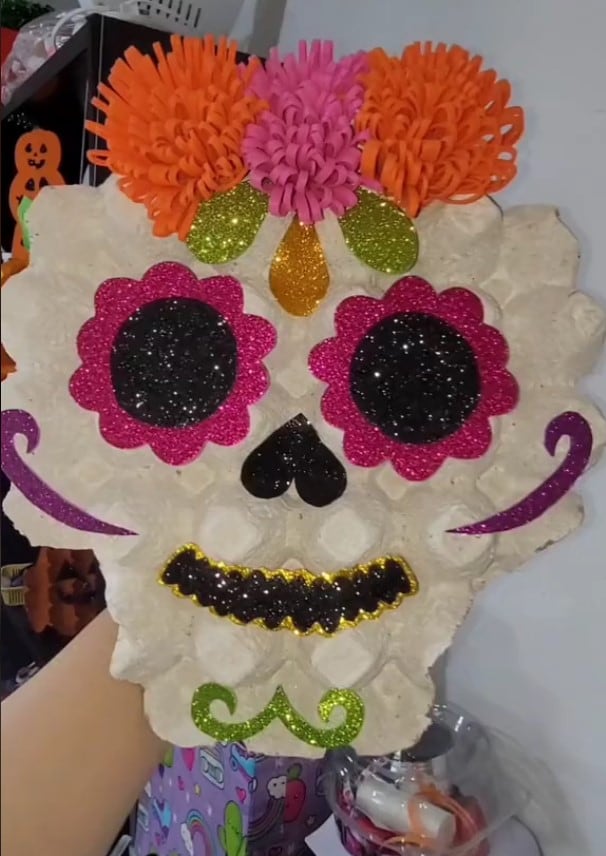 Calavera de catrina con cartón