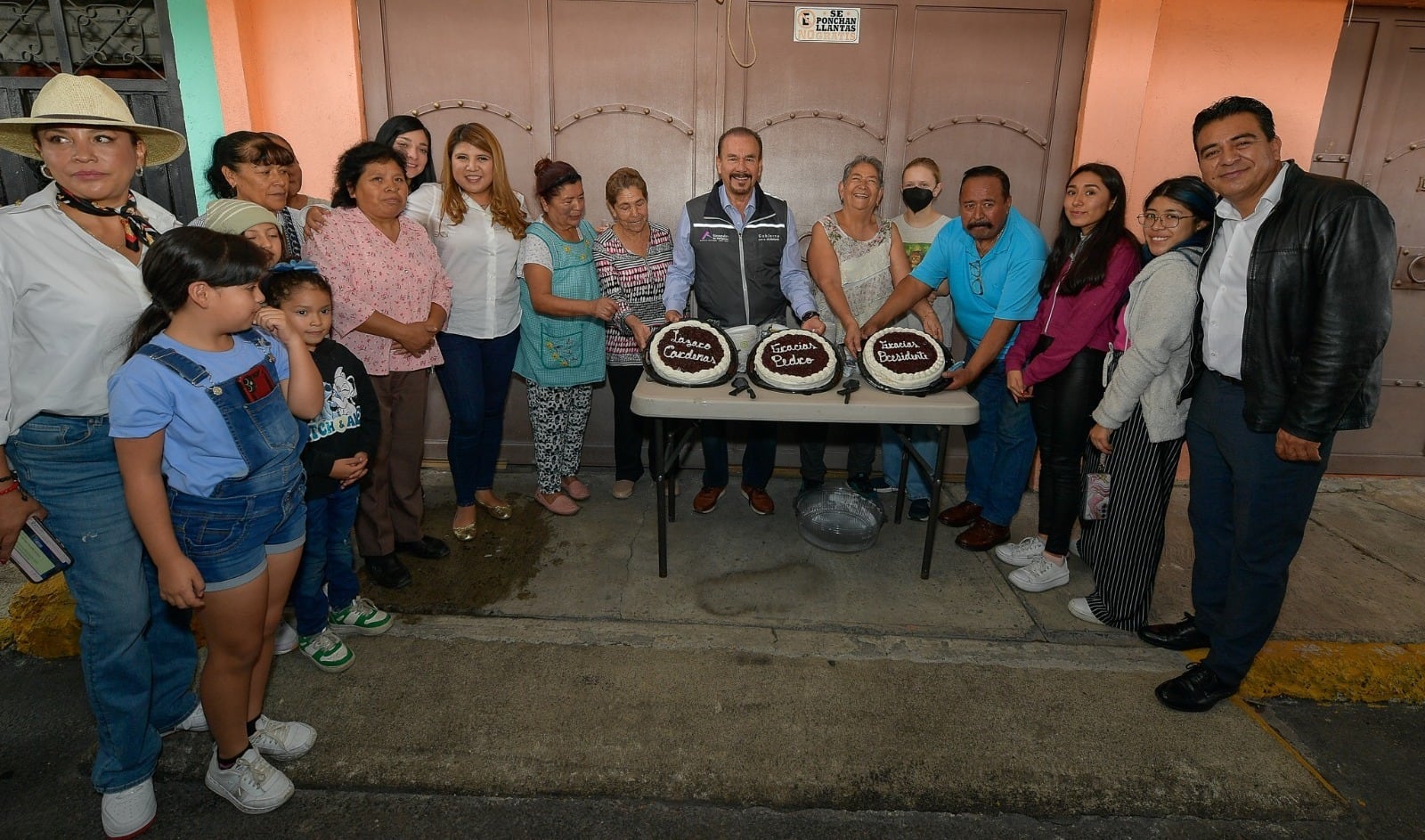 Pedro  Rodríguez inaugura rehabilitación de calle Coahuila