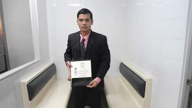 Pedro, joven becario que está desahuciado tras quedar prensado en Tuxtepec, Oaxaca.