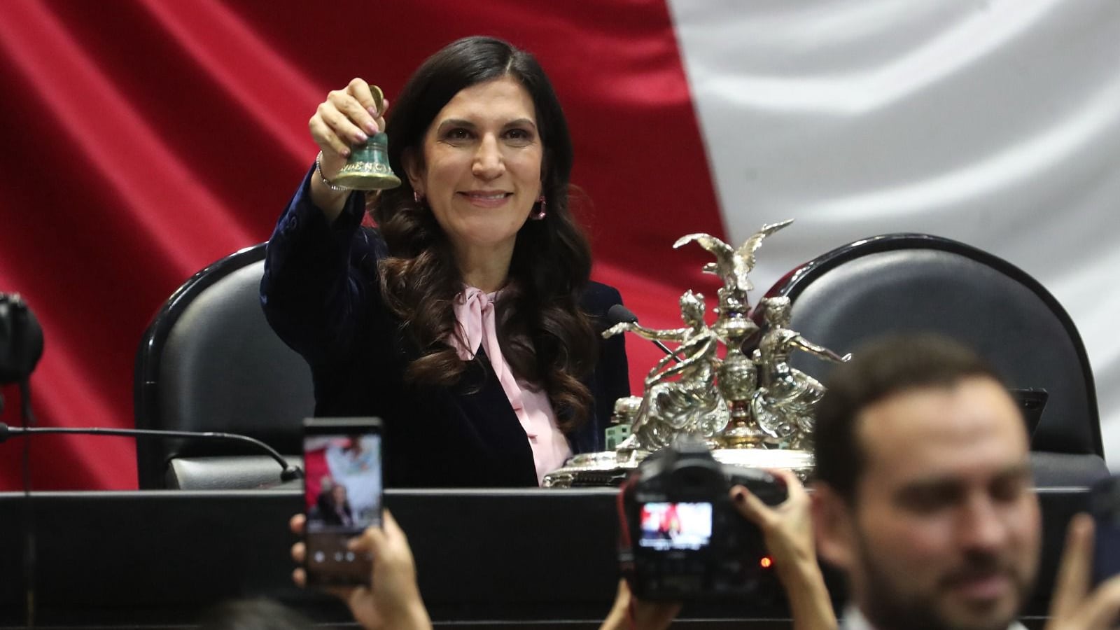 Kenia López Rabadán se opuso al fast track de la Ley de Aguas Nacionales