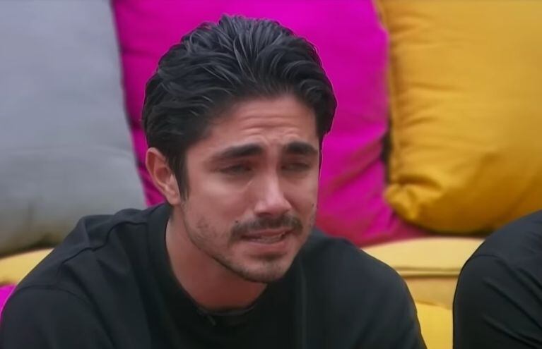 Sian Chiong llora la salida de Ricardo Peralta