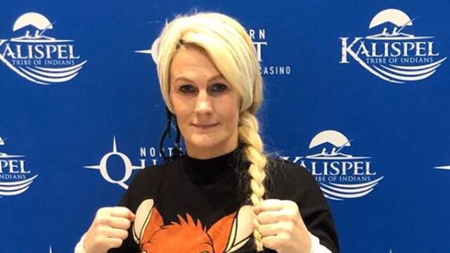 Cindy Dandois recibe brutal golpiza con unas llaves