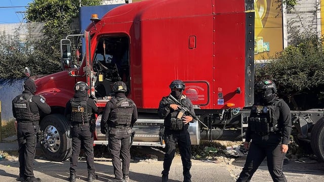 Gobierno de Puebla recupera tráiler robado y detiene a responsable en minutos.