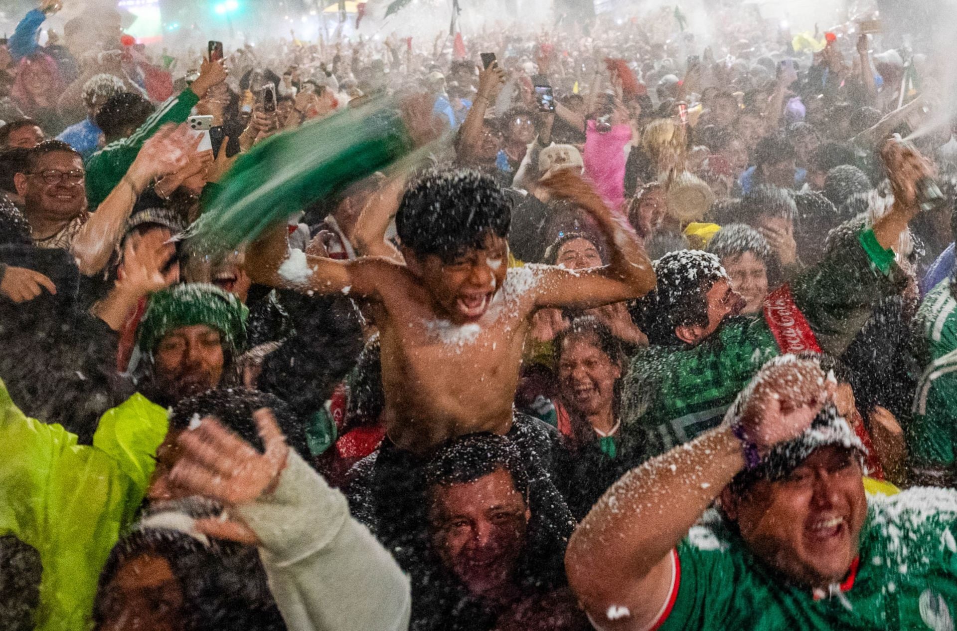 El joven fallecido en festejos del México vs Ecuador y reconocido inicialmente como cuarta víctima ya fue identificado y se contactó a su familia.