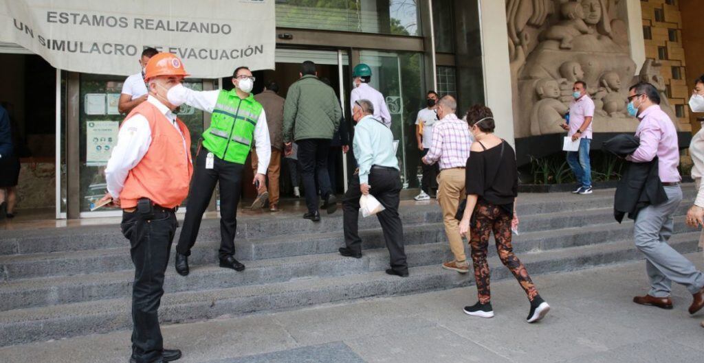 Simulacro Nacional 2022: Protección Civil explica qué hacer si estás arriba de un segundo piso durante un sismo