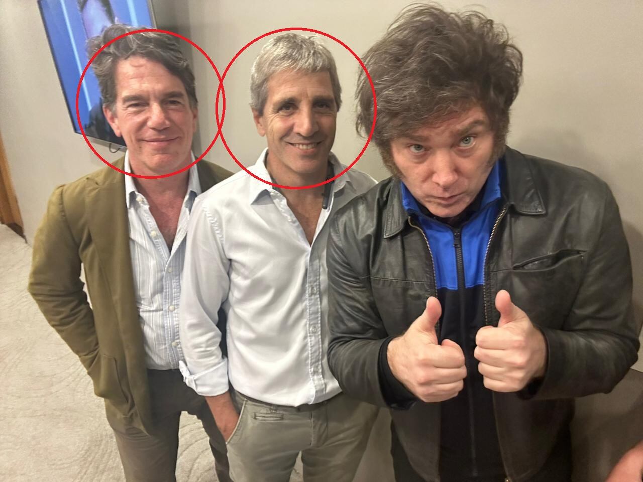 Javier Milei con Luis Caputo y Nicolás Posse de su gabinete