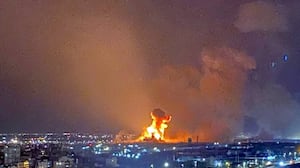 Atacan la mayor planta de aluminio en Irán