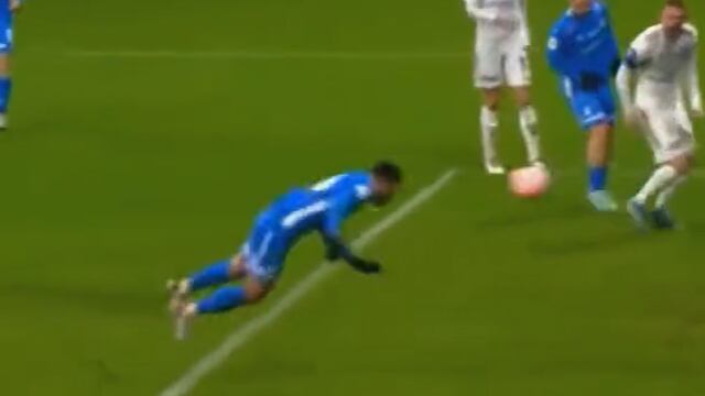 Luis Chávez anota en Rusia