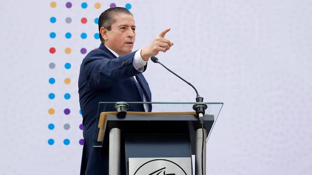 Giovani Gutiérrez encabeza ceremonia por el 216 aniversario de la Independencia de México.