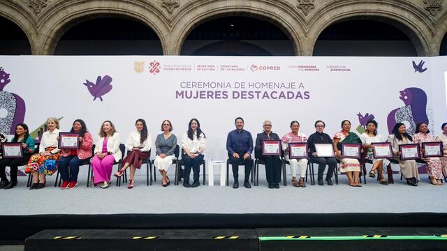 Gobierno CDMX rinde homenaje a mujeres