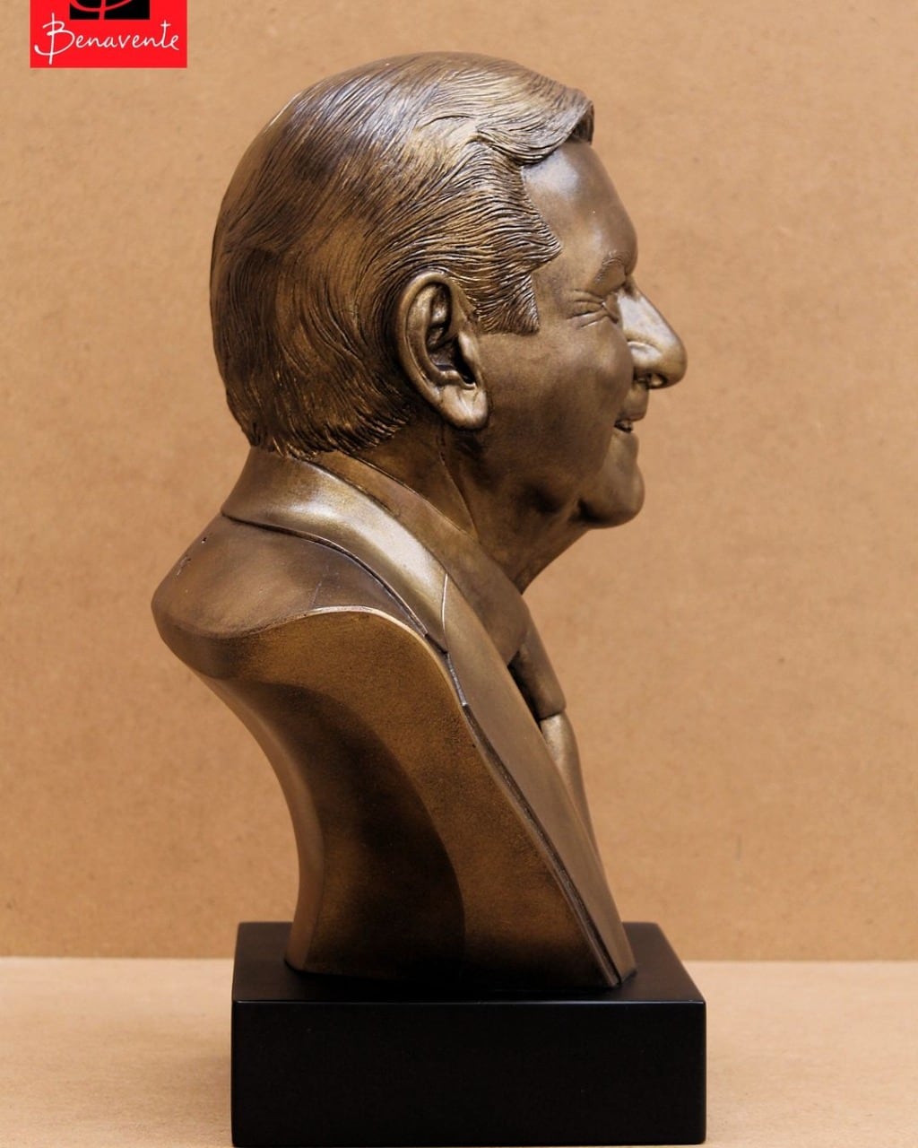 Busto de AMLO