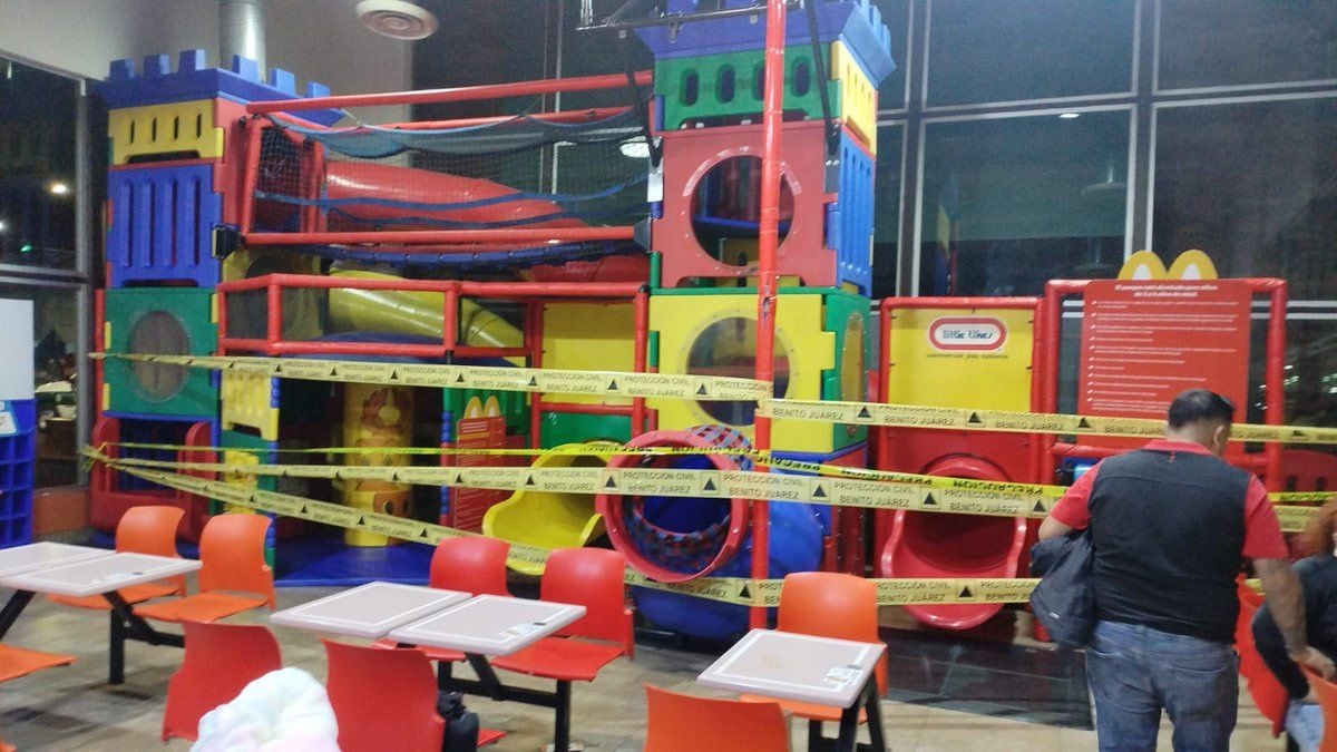 Colapsa juego infantil en McDonalds de la CDMX y deja a 7 niños lesionados