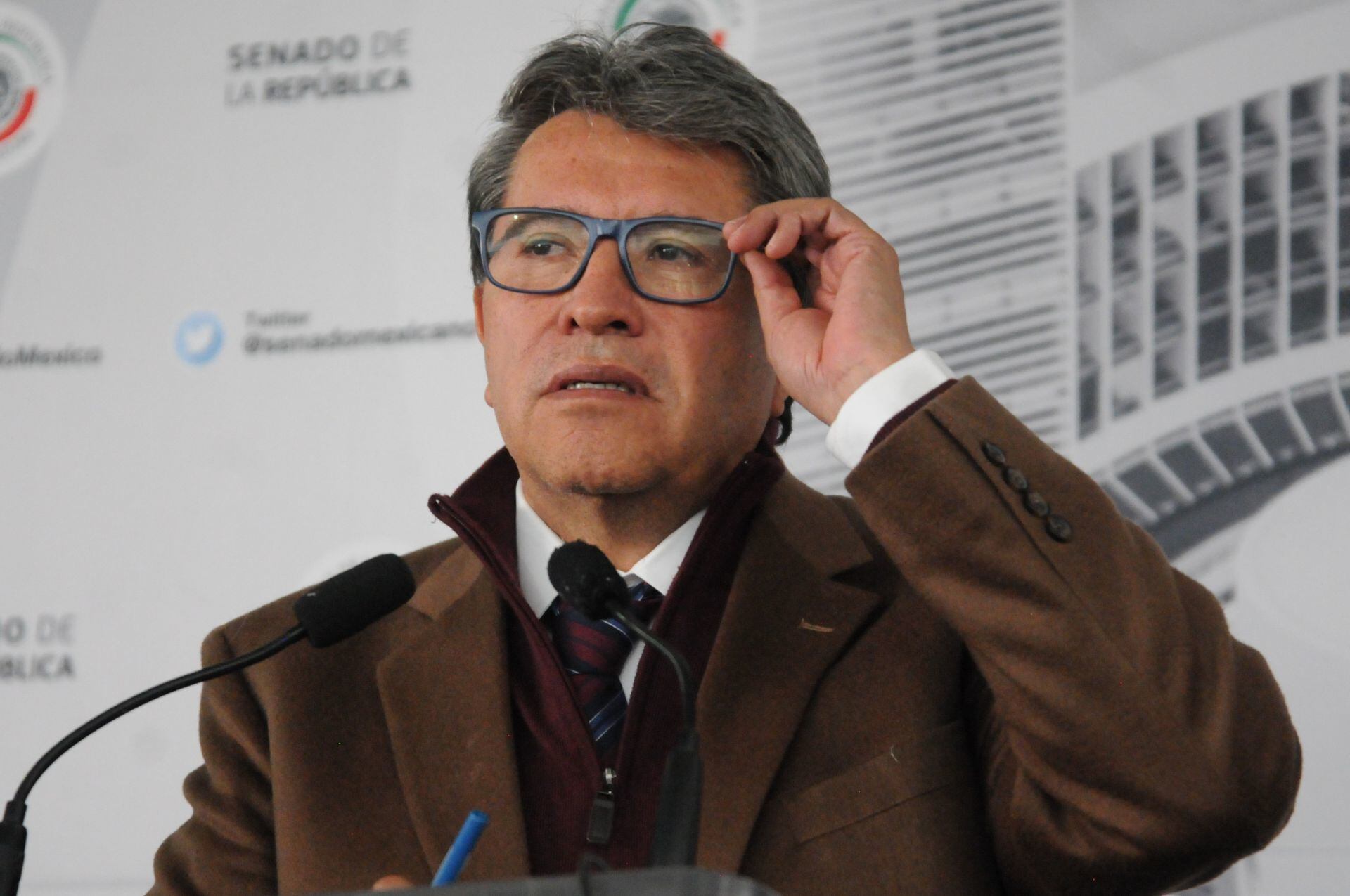 Ricardo Monreal no cree en las encuestas de Morena aunque favorecieron a su amigo Armando Guadiana