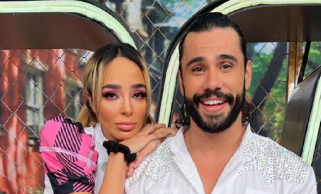 Manelyk González y Carlos Speitzer