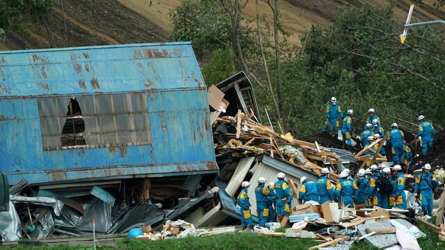 Derrumbe por sismo en Japón. Cifra de muertos.