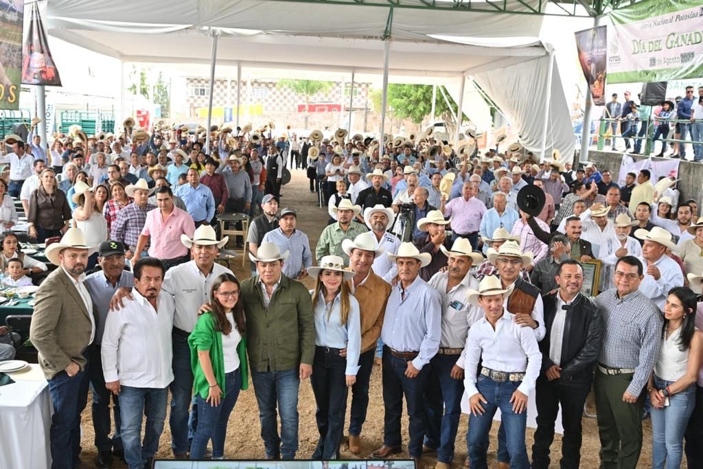 Ricardo Gallardo refrenda apoyo a ganaderos