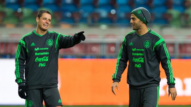 Javier Hernández y Carlos Vela