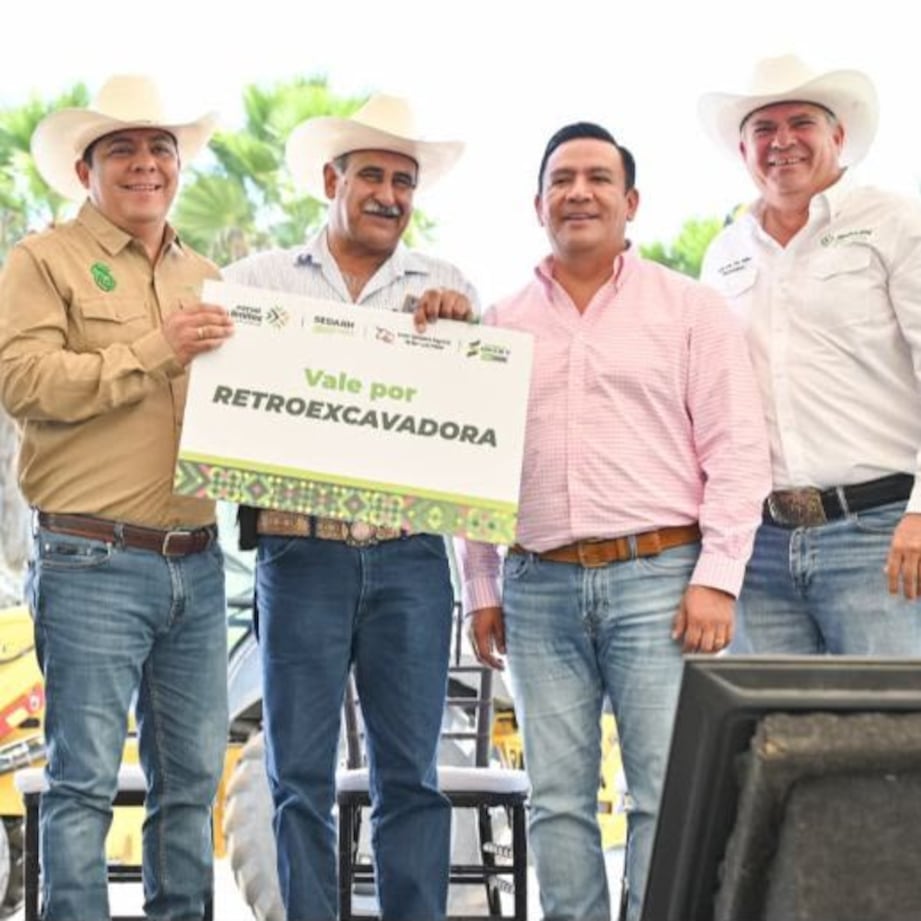 Ricardo Gallardo anuncia subsidios para ganaderos y más de 100 tractores
