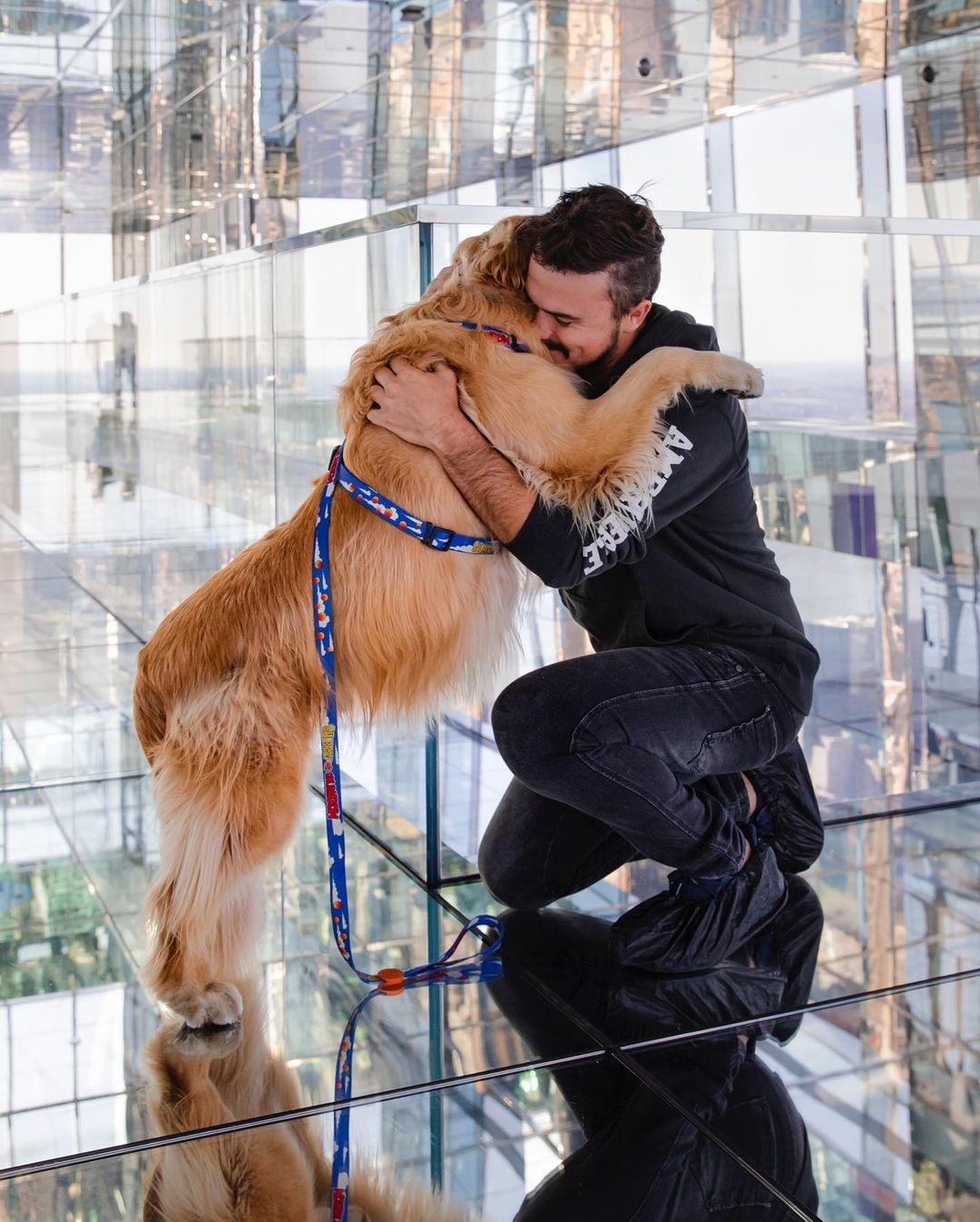 Jesse Koz y su perrito Shurastey