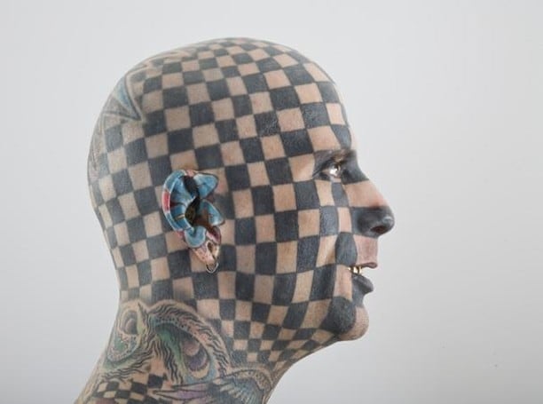 Matt Gone, el hombre con más cuadrados tatuados en todo el mundo