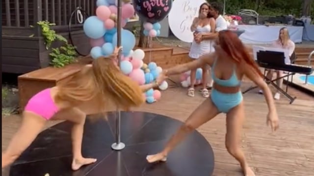 Gender reveal con bailarinas en el tubo