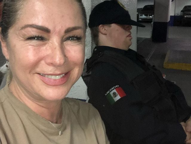 Leticia Calderón con su hijo Luciano en su debut como actor.