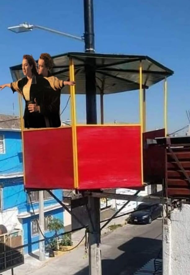 Memes del salón de fiestas en un poste de la CFE