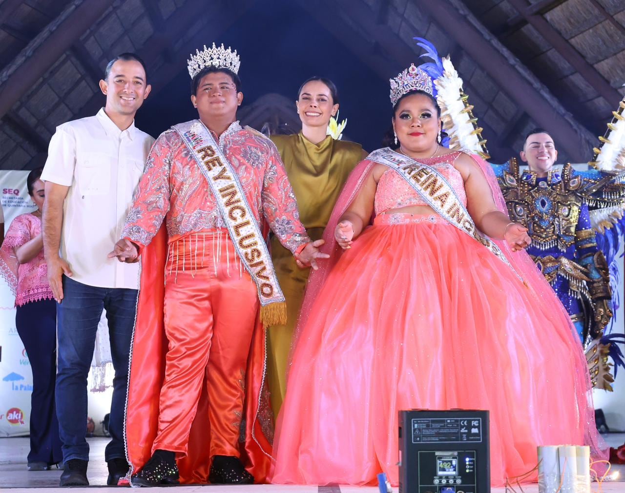 Ana Paty Peralta corona a la Corte Real del Carnaval Cancún 2026