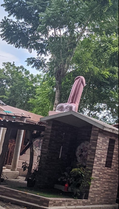 “Monumento al pene”