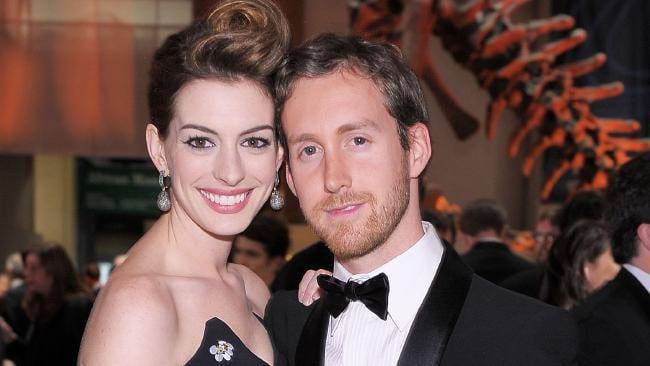 Anne Hathaway y Adam Shulman
