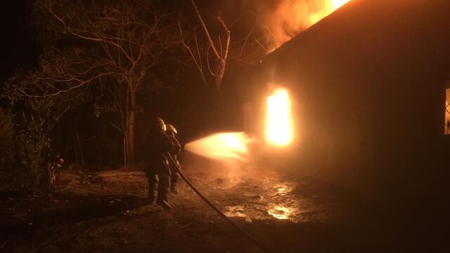 Los bomberos lograron controlar el fuego